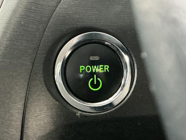 プリウスＳ　ＬＥＤエディション　禁煙　ワンオーナー　ナビＴＶ　ＥＴＣ１年保証　禁煙車　ワンオーナー　ナビＴＶ　ＥＴＣ　バックカメラ　コーナーポール　ＬＥＤヘッドライト　プッシュスタート　ヘッドライトウォッシャー　オートエアコン　ドアバイザー　１５インチアルミホイール（兵庫県）の中古車
