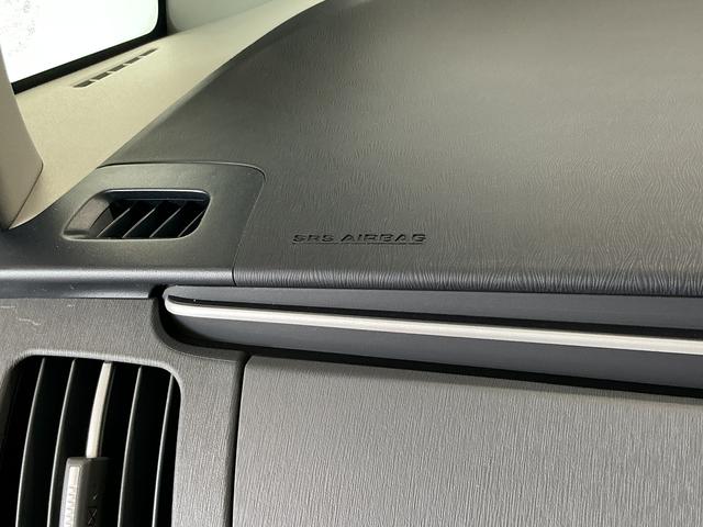プリウスＳ　ＬＥＤエディション　禁煙　ワンオーナー　ナビＴＶ　ＥＴＣ１年保証　禁煙車　ワンオーナー　ナビＴＶ　ＥＴＣ　バックカメラ　コーナーポール　ＬＥＤヘッドライト　プッシュスタート　ヘッドライトウォッシャー　オートエアコン　ドアバイザー　１５インチアルミホイール（兵庫県）の中古車