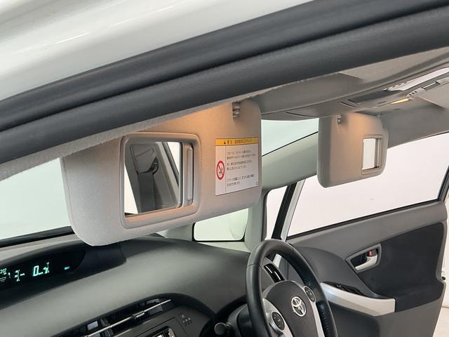 プリウスＳ　ＬＥＤエディション　禁煙　ワンオーナー　ナビＴＶ　ＥＴＣ１年保証　禁煙車　ワンオーナー　ナビＴＶ　ＥＴＣ　バックカメラ　コーナーポール　ＬＥＤヘッドライト　プッシュスタート　ヘッドライトウォッシャー　オートエアコン　ドアバイザー　１５インチアルミホイール（兵庫県）の中古車