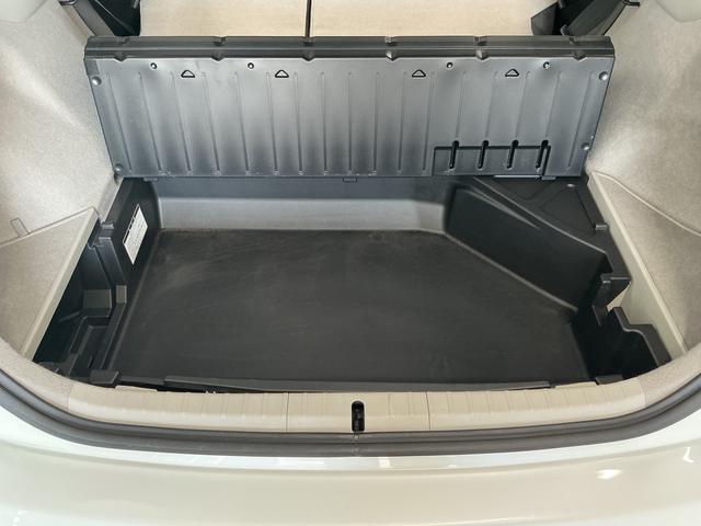 プリウスＳ　ＬＥＤエディション　禁煙　ワンオーナー　ナビＴＶ　ＥＴＣ１年保証　禁煙車　ワンオーナー　ナビＴＶ　ＥＴＣ　バックカメラ　コーナーポール　ＬＥＤヘッドライト　プッシュスタート　ヘッドライトウォッシャー　オートエアコン　ドアバイザー　１５インチアルミホイール（兵庫県）の中古車