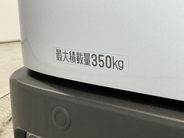 ハイゼットカーゴＤＸ　ＣＶＴ　雹害車両　ワンオーナー　前後コーナーセンサー雹害車両　１年保証　前後コーナーセンサー　ＣＶＴ車　ワンオーナー　オートハイビーム　アイドリングストップ　キーレスエントリー　横滑り防止装置　オートライト　ドアバイザー　ヘッドライトレベライザー（兵庫県）の中古車