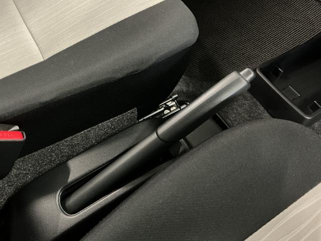 ミライースＬ　ＳＡIII　４ＷＤ　雹害車両　前後コーナーセンサー雹害車両　１年保証　前後コーナーセンサー　４ＷＤ　オートハイビーム　アイドリングストップ　キーレスエントリー　横滑り防止装置　ヘッドライトレベライザー　アクセサリーソケット　マニュアルエアコン（兵庫県）の中古車