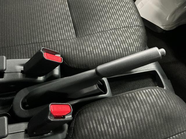 ハイゼットカーゴＤＸ　雹害車両　ＣＶＴ　１オーナー　ＥＴＣ　間仕切りカーテン雹害車両　１年保証　前後コーナーセンサー　ＣＶＴ車　ワンオーナー　ＥＴＣ　オートハイビーム　アイドリングストップ　キーレスエントリー　横滑り防止装置　ドアバイザー　間仕切りカーテン　両側スライドドア（兵庫県）の中古車