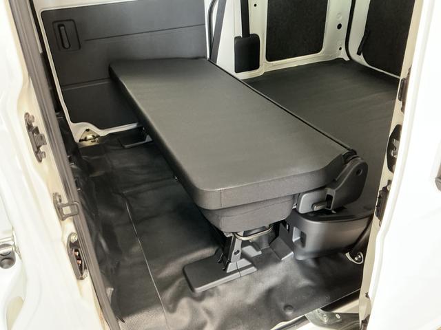 ハイゼットカーゴＤＸ　雹害車両　ＣＶＴ　１オーナー　ＥＴＣ　間仕切りカーテン雹害車両　１年保証　前後コーナーセンサー　ＣＶＴ車　ワンオーナー　ＥＴＣ　オートハイビーム　アイドリングストップ　キーレスエントリー　横滑り防止装置　ドアバイザー　間仕切りカーテン　両側スライドドア（兵庫県）の中古車