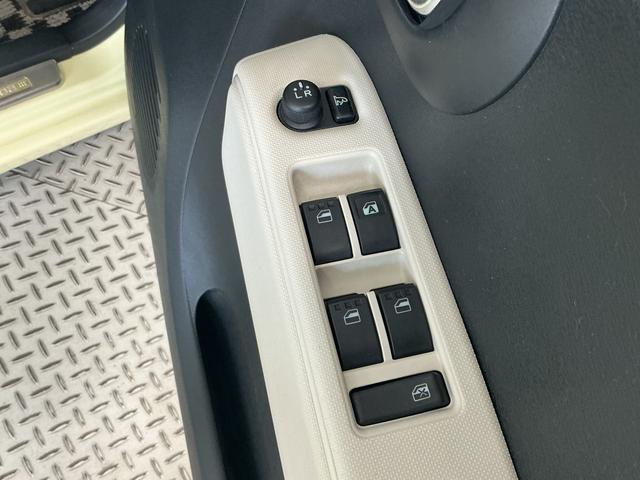 ミラココアココアＸ　ナビＴＶ　アイドリングストップ　スマートキー走行無制限１年保証　アイドリングストップ　ナビＴＶ　ＵＳＢ接続　スマートキー　オートエアコン　ドアバイザー　ヘッドライトレベライザー　電動格納ドアミラー　アクセサリーソケット　ベンチシート（兵庫県）の中古車