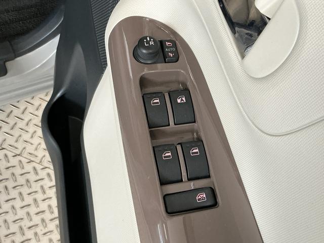 ムーヴキャンバスGメイクアップ SAIII 禁煙 8インチナビ バックカメラ1年保証 禁煙車 8インチナビ ETC バックカメラ 両側電動スライドドア TV USB接続 Bluetooth オートハイビーム LEDヘッドライト プッシュスタート 横滑り防止装置 オートエアコン(兵庫県)の中古車