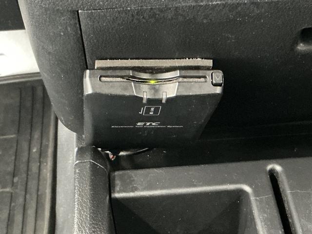 ハイゼットトラックスタンダードＳＡIIIｔ　４ＷＤ　５ＭＴ　ＥＴＣ　３方開走行無制限１年保証　４ＷＤ　バックソナー　ＭＴ車　ＥＴＣ　３方開　ゲートプロテクター　ＬＥＤヘッドライト　横滑り防止装置　オートライト　アクセサリーソケット　ラジオ　ラバーフロアマット（兵庫県）の中古車