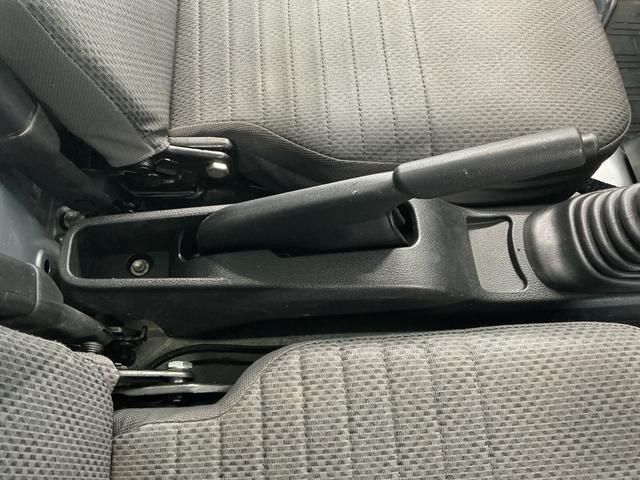 ハイゼットトラックスタンダードＳＡIIIｔ　４ＷＤ　５ＭＴ　ＥＴＣ　３方開走行無制限１年保証　４ＷＤ　バックソナー　ＭＴ車　ＥＴＣ　３方開　ゲートプロテクター　ＬＥＤヘッドライト　横滑り防止装置　オートライト　アクセサリーソケット　ラジオ　ラバーフロアマット（兵庫県）の中古車