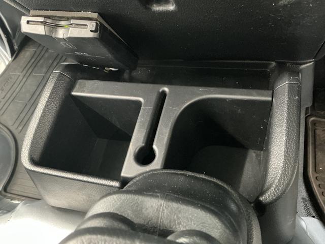 ハイゼットトラックスタンダードＳＡIIIｔ　４ＷＤ　５ＭＴ　ＥＴＣ　３方開走行無制限１年保証　４ＷＤ　バックソナー　ＭＴ車　ＥＴＣ　３方開　ゲートプロテクター　ＬＥＤヘッドライト　横滑り防止装置　オートライト　アクセサリーソケット　ラジオ　ラバーフロアマット（兵庫県）の中古車