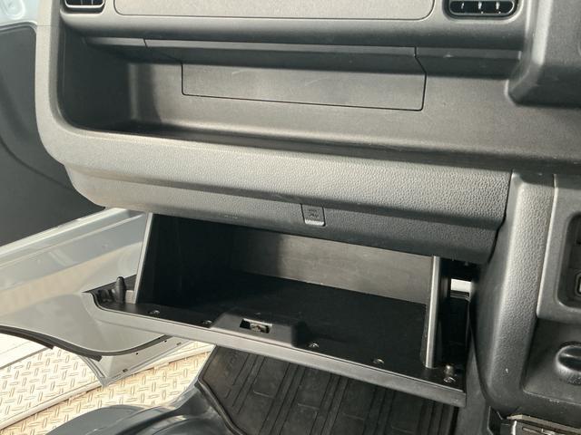 ハイゼットトラックスタンダードＳＡIIIｔ　４ＷＤ　５ＭＴ　ＥＴＣ　３方開走行無制限１年保証　４ＷＤ　バックソナー　ＭＴ車　ＥＴＣ　３方開　ゲートプロテクター　ＬＥＤヘッドライト　横滑り防止装置　オートライト　アクセサリーソケット　ラジオ　ラバーフロアマット（兵庫県）の中古車