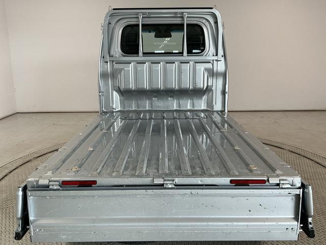 ハイゼットトラックスタンダードＳＡIIIｔ　４ＷＤ　５ＭＴ　ＥＴＣ　３方開走行無制限１年保証　４ＷＤ　バックソナー　ＭＴ車　ＥＴＣ　３方開　ゲートプロテクター　ＬＥＤヘッドライト　横滑り防止装置　オートライト　アクセサリーソケット　ラジオ　ラバーフロアマット（兵庫県）の中古車