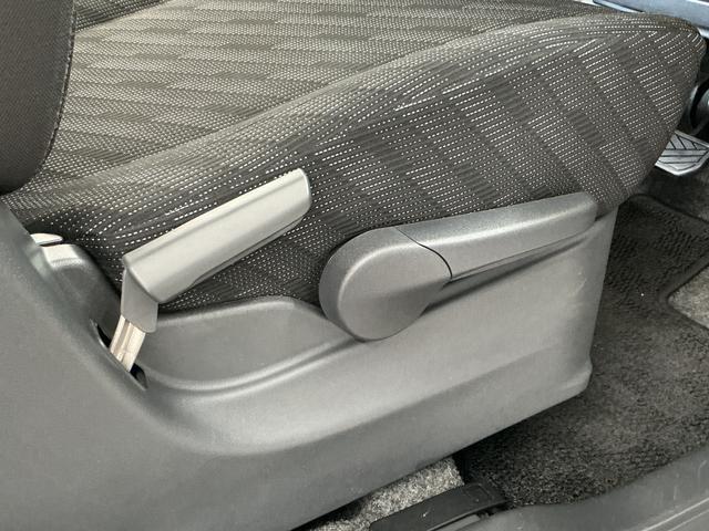 ワゴンＲＦＸリミテッド　禁煙　ワンオーナー　ナビＴＶ　バックカメラ１年保証　禁煙車　ワンオーナー　ナビＴＶ　ＥＴＣ　バックカメラ　衝突軽減ブレーキ　運転席シートヒーター　ＵＳＢ接続　Ｂｌｕｅｔｏｏｔｈ　アイドリングストップ　プッシュスタート　１４インチアルミホイール（兵庫県）の中古車