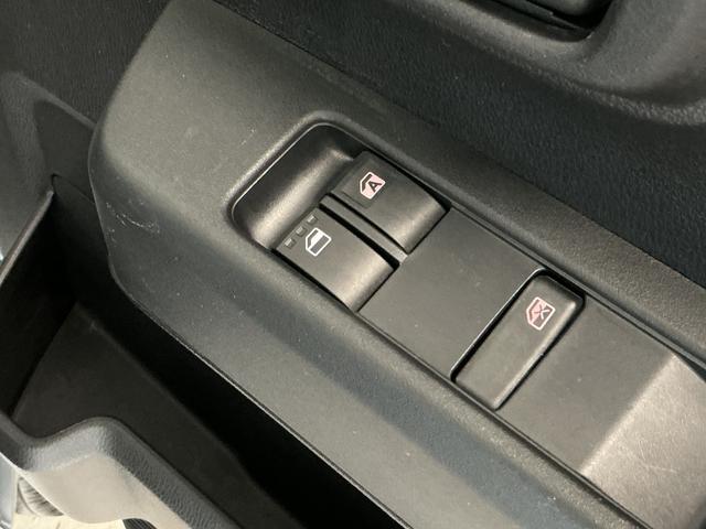 ハイゼットカーゴＤＸ　雹害車両　４ＷＤ　ＣＶＴ　ワンオーナー　ＥＴＣ　ラジオ雹害車両　１年保証　前後コーナーセンサー　４ＷＤ　ＣＶＴ車　ワンオーナー　ＥＴＣ　オートハイビーム　アイドリングストップ　キーレスエントリー　横滑り防止装置　ドアバイザー　ヘッドライトレベライザー（兵庫県）の中古車