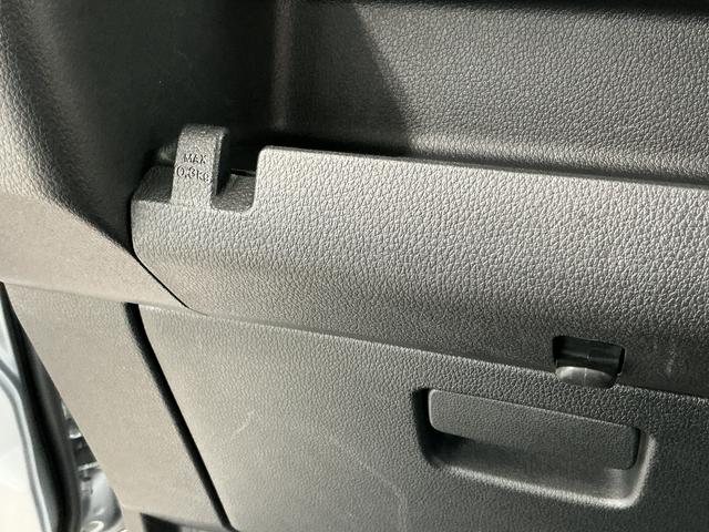 ハイゼットカーゴＤＸ　雹害車両　ＣＶＴ　１オーナー　ＥＴＣ　コーナーセンサー雹害車両　１年保証　前後コーナーセンサー　ワンオーナー　ＣＶＴ車　ＥＴＣ　オートハイビーム　アイドリングストップ　横滑り防止装置　ドアバイザー　ヘッドライトレベライザー　アクセサリーソケット（兵庫県）の中古車