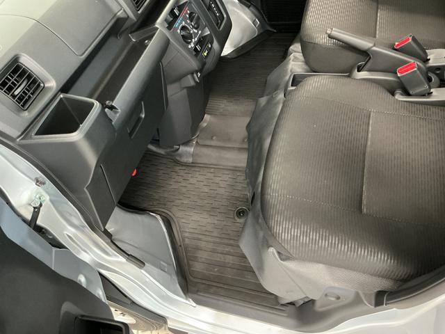 ハイゼットカーゴＤＸ　ＣＶＴ　前後コーナーセンサー　ラジオ　両側スライドドア走行無制限１年保証　前後コーナーセンサー　ＣＶＴ車　オートハイビーム　アイドリングストップ　キーレスエントリー　横滑り防止装置　ヘッドライトレベライザー　パワーウィンドウ　ラジオ　スマートアシスト（兵庫県）の中古車