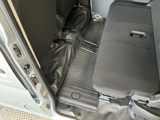 ハイゼットカーゴＤＸ　ＣＶＴ　前後コーナーセンサー　ラジオ　両側スライドドア走行無制限１年保証　前後コーナーセンサー　ＣＶＴ車　オートハイビーム　アイドリングストップ　キーレスエントリー　横滑り防止装置　ヘッドライトレベライザー　パワーウィンドウ　ラジオ　スマートアシスト（兵庫県）の中古車