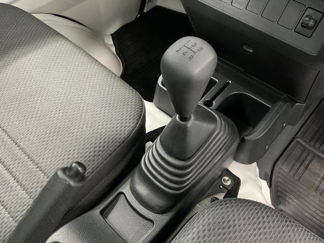 ハイゼットトラックスタンダード　５ＭＴ　３方開　ドアバイザー　オートライト走行無制限１年保証　ＭＴ車　オートライト　３方開　ドアバイザー　ヘッドライトレベライザー　ラジオ　アクセサリーソケット　マニュアルエアコン　スペアタイヤ　バッテリーカバー　ラバーフロアマット（兵庫県）の中古車