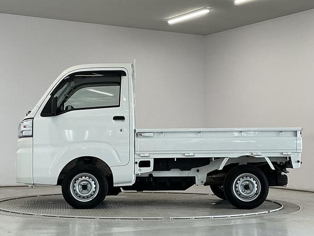 ハイゼットトラックスタンダード　５ＭＴ　３方開　ドアバイザー　オートライト走行無制限１年保証　ＭＴ車　オートライト　３方開　ドアバイザー　ヘッドライトレベライザー　ラジオ　アクセサリーソケット　マニュアルエアコン　スペアタイヤ　バッテリーカバー　ラバーフロアマット（兵庫県）の中古車