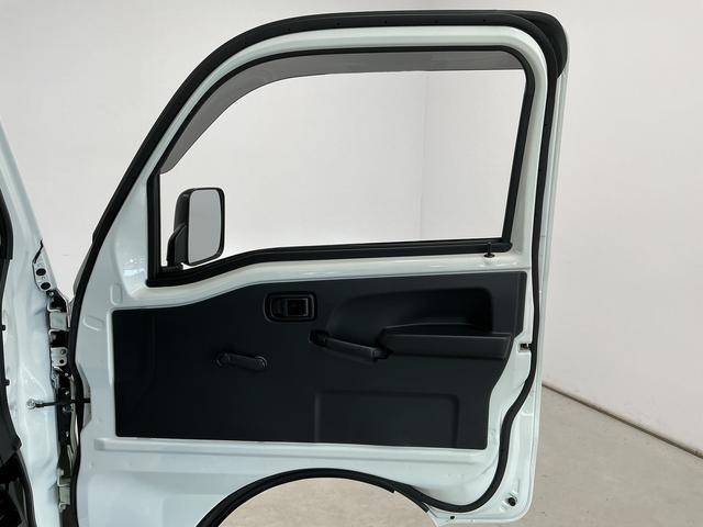 ハイゼットトラックスタンダード　５ＭＴ　３方開　ドアバイザー　オートライト走行無制限１年保証　ＭＴ車　オートライト　３方開　ドアバイザー　ヘッドライトレベライザー　ラジオ　アクセサリーソケット　マニュアルエアコン　スペアタイヤ　バッテリーカバー　ラバーフロアマット（兵庫県）の中古車