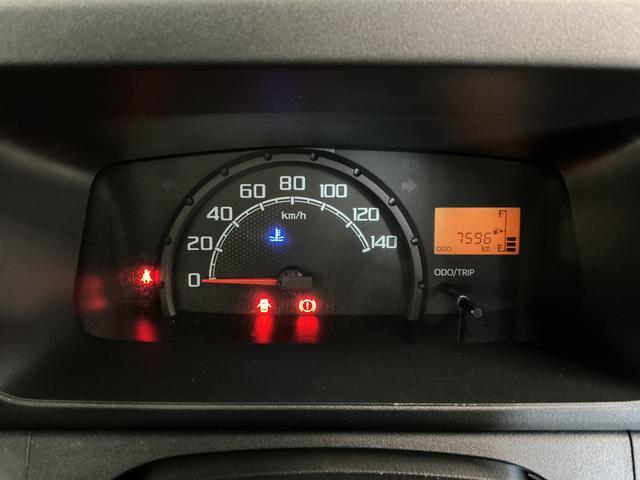 ハイゼットトラックスタンダード　５ＭＴ　３方開　ドアバイザー　オートライト走行無制限１年保証　ＭＴ車　オートライト　３方開　ドアバイザー　ヘッドライトレベライザー　ラジオ　アクセサリーソケット　マニュアルエアコン　スペアタイヤ　バッテリーカバー　ラバーフロアマット（兵庫県）の中古車
