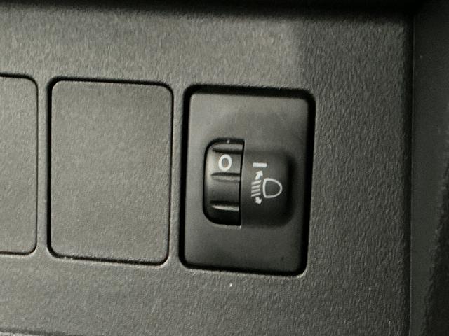 ハイゼットトラックスタンダード　５ＭＴ　３方開　ドアバイザー　オートライト走行無制限１年保証　ＭＴ車　オートライト　３方開　ドアバイザー　ヘッドライトレベライザー　ラジオ　アクセサリーソケット　マニュアルエアコン　スペアタイヤ　バッテリーカバー　ラバーフロアマット（兵庫県）の中古車