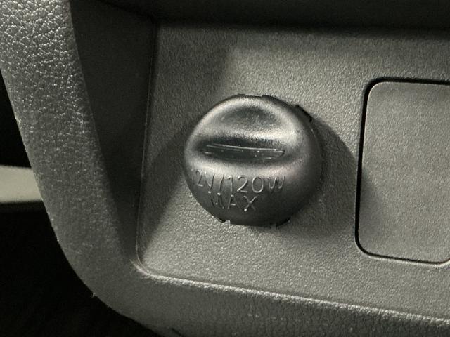 ハイゼットトラックスタンダード　５ＭＴ　３方開　ドアバイザー　オートライト走行無制限１年保証　ＭＴ車　オートライト　３方開　ドアバイザー　ヘッドライトレベライザー　ラジオ　アクセサリーソケット　マニュアルエアコン　スペアタイヤ　バッテリーカバー　ラバーフロアマット（兵庫県）の中古車