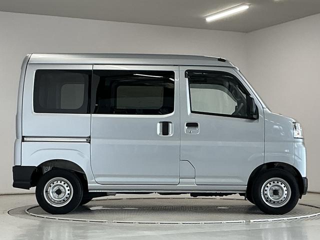 ハイゼットカーゴＤＸ　雹害車両　ＣＶＴ　１オーナー　ＥＴＣ　コーナーセンサー雹害車両　１年保証　前後コーナーセンサー　ＣＶＴ車　ワンオーナー　ＥＴＣ　オートハイビーム　アイドリングストップ　キーレスエントリー　横滑り防止装置　ヘッドライトレベライザー　ラジオ　間仕切りカーテン（兵庫県）の中古車