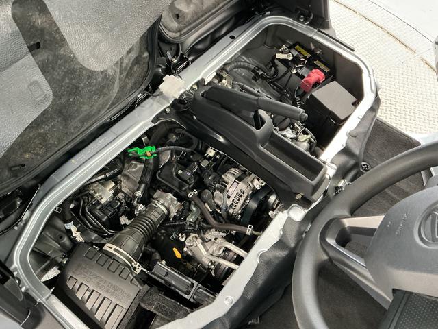 ハイゼットカーゴＤＸ　雹害車両　ＣＶＴ　１オーナー　ＥＴＣ　コーナーセンサー雹害車両　１年保証　前後コーナーセンサー　ＣＶＴ車　ワンオーナー　ＥＴＣ　オートハイビーム　アイドリングストップ　キーレスエントリー　横滑り防止装置　ヘッドライトレベライザー　ラジオ　間仕切りカーテン（兵庫県）の中古車