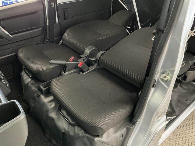 ハイゼットカーゴＤＸ　雹害車両　ＣＶＴ　１オーナー　ＥＴＣ　コーナーセンサー雹害車両　１年保証　前後コーナーセンサー　ＣＶＴ車　ワンオーナー　ＥＴＣ　オートハイビーム　アイドリングストップ　キーレスエントリー　横滑り防止装置　ヘッドライトレベライザー　ラジオ　間仕切りカーテン（兵庫県）の中古車
