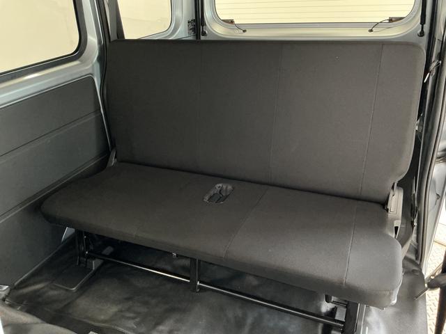 ハイゼットカーゴＤＸ　雹害車両　ＣＶＴ　１オーナー　ＥＴＣ　コーナーセンサー雹害車両　１年保証　前後コーナーセンサー　ＣＶＴ車　ワンオーナー　ＥＴＣ　オートハイビーム　アイドリングストップ　キーレスエントリー　横滑り防止装置　ヘッドライトレベライザー　ラジオ　間仕切りカーテン（兵庫県）の中古車