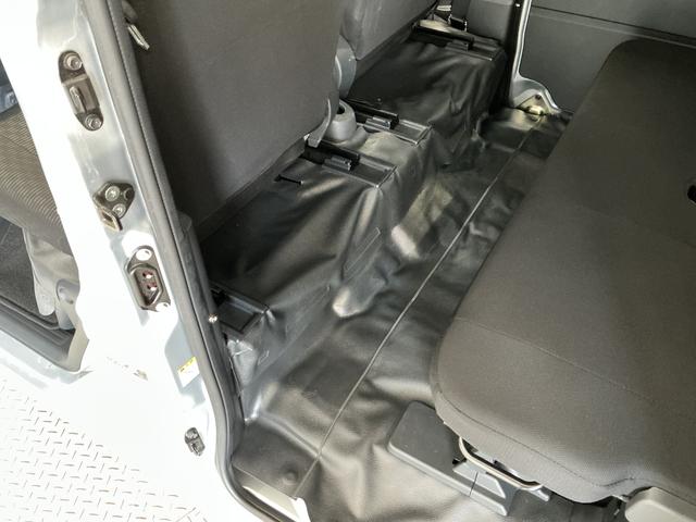 ハイゼットカーゴＤＸ　雹害車両　ＣＶＴ　１オーナー　ＥＴＣ　コーナーセンサー雹害車両　１年保証　前後コーナーセンサー　ＣＶＴ車　ワンオーナー　ＥＴＣ　オートハイビーム　アイドリングストップ　キーレスエントリー　横滑り防止装置　ヘッドライトレベライザー　ラジオ　間仕切りカーテン（兵庫県）の中古車