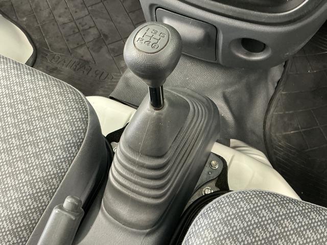 ハイゼットトラックスペシャル　５ＭＴ　３方開　ゲートプロテクター　荷台マット走行無制限１年保証　ＭＴ車　荷台マット　３方開　ゲートプロテクター　ドアバイザー　ヘッドライトレベライザー　リアゲートチェーン　ラジオ　スペアタイヤ　バッテリーカバー　ラバーフロアマット（兵庫県）の中古車