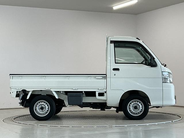 ハイゼットトラックスペシャル　５ＭＴ　３方開　ゲートプロテクター　荷台マット走行無制限１年保証　ＭＴ車　荷台マット　３方開　ゲートプロテクター　ドアバイザー　ヘッドライトレベライザー　リアゲートチェーン　ラジオ　スペアタイヤ　バッテリーカバー　ラバーフロアマット（兵庫県）の中古車