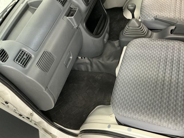 ハイゼットトラックスペシャル　５ＭＴ　３方開　ゲートプロテクター　荷台マット走行無制限１年保証　ＭＴ車　荷台マット　３方開　ゲートプロテクター　ドアバイザー　ヘッドライトレベライザー　リアゲートチェーン　ラジオ　スペアタイヤ　バッテリーカバー　ラバーフロアマット（兵庫県）の中古車