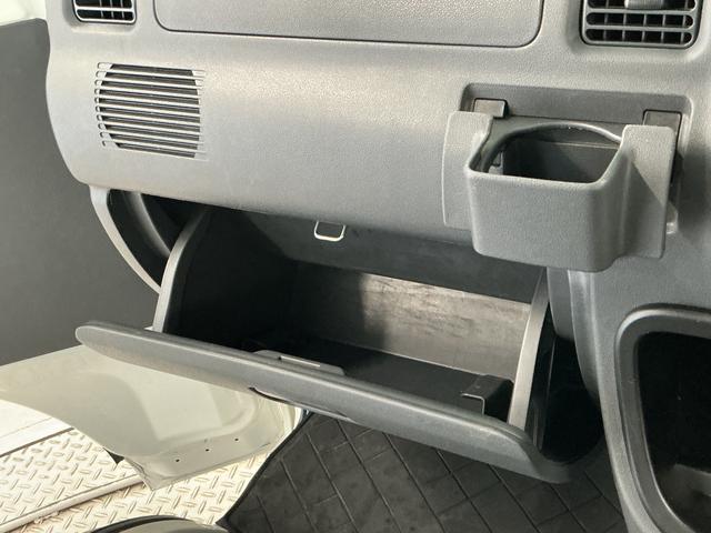 ハイゼットトラックスペシャル　５ＭＴ　３方開　ゲートプロテクター　荷台マット走行無制限１年保証　ＭＴ車　荷台マット　３方開　ゲートプロテクター　ドアバイザー　ヘッドライトレベライザー　リアゲートチェーン　ラジオ　スペアタイヤ　バッテリーカバー　ラバーフロアマット（兵庫県）の中古車