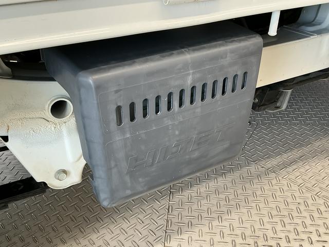 ハイゼットトラックスペシャル　５ＭＴ　３方開　ゲートプロテクター　荷台マット走行無制限１年保証　ＭＴ車　荷台マット　３方開　ゲートプロテクター　ドアバイザー　ヘッドライトレベライザー　リアゲートチェーン　ラジオ　スペアタイヤ　バッテリーカバー　ラバーフロアマット（兵庫県）の中古車