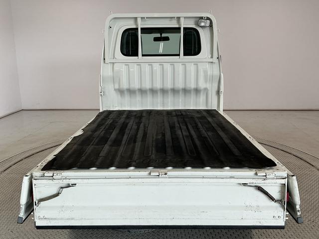 ハイゼットトラックエアコン・パワステスペシャルVS 4WD 5MT 荷台作業灯走行無制限1年保証 4WD 荷台作業灯 MT車 3方開 ゲートプロテクター 荷台マット ドアバイザー ヘッドライトレベライザー シガーソケット リアゲートチェーン ラジオ 12インチアルミホイール(兵庫県)の中古車