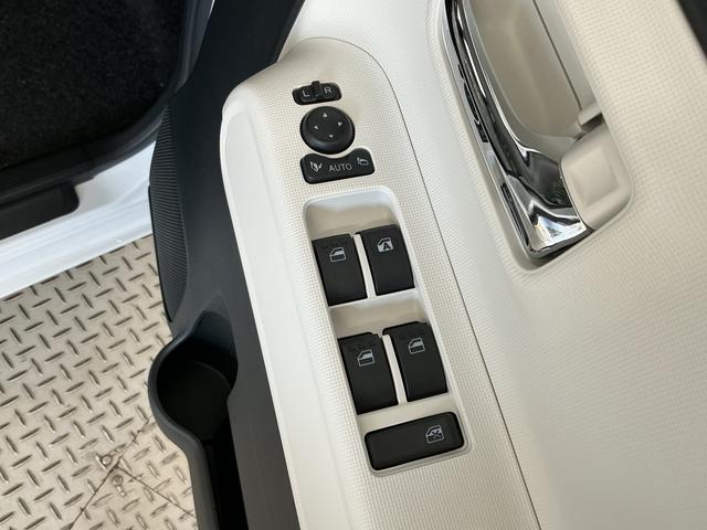 ムーヴキャンバスストライプスＧ　両側電動スライドドア　前後コーナーセンサー走行無制限１年保証　両側電動スライドドア　前後コーナーセンサー　前席シートヒーター　ホットカップホルダー　オートハイビーム　ＬＥＤヘッドライト　プッシュスタート　横滑り防止装置　オートエアコン（兵庫県）の中古車