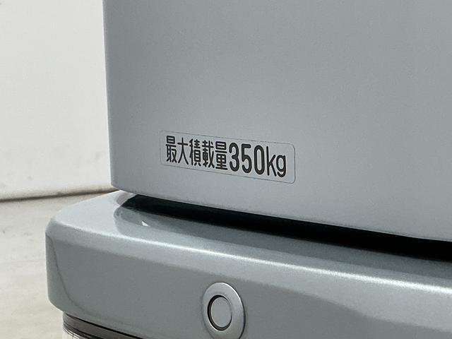 ハイゼットカーゴデラックスSAIII AT リアコーナーセンサー ラジオ走行無制限1年保証 リアコーナーセンサー AT車 オートハイビーム LEDヘッドライト アイドリングストップ 横滑り防止装置 キーレス ドアバイザー ヘッドライトレベライザー 間仕切りカーテン ラジオ(兵庫県)の中古車