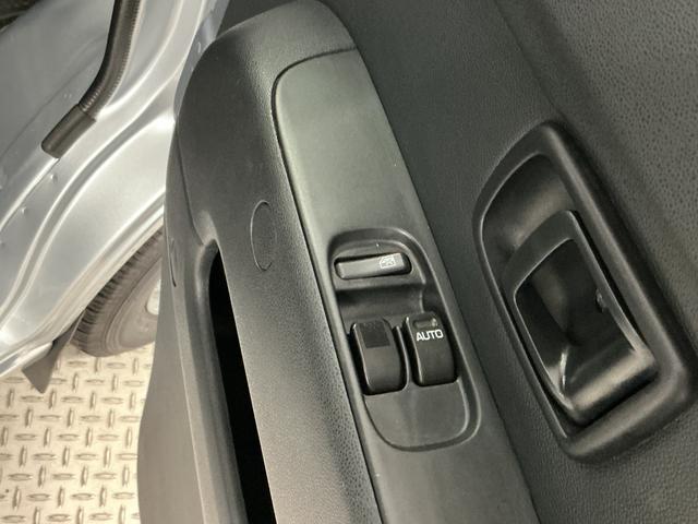 ハイゼットカーゴデラックスSAIII AT リアコーナーセンサー ラジオ走行無制限1年保証 リアコーナーセンサー AT車 オートハイビーム LEDヘッドライト アイドリングストップ 横滑り防止装置 キーレス ドアバイザー ヘッドライトレベライザー 間仕切りカーテン ラジオ(兵庫県)の中古車
