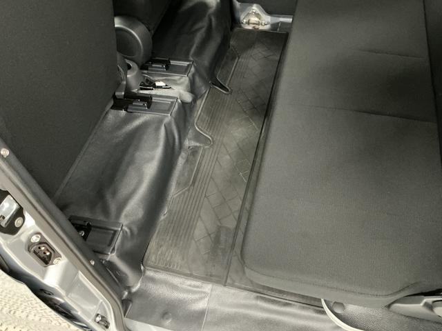 ハイゼットカーゴデラックスSAIII AT リアコーナーセンサー ラジオ走行無制限1年保証 リアコーナーセンサー AT車 オートハイビーム LEDヘッドライト アイドリングストップ 横滑り防止装置 キーレス ドアバイザー ヘッドライトレベライザー 間仕切りカーテン ラジオ(兵庫県)の中古車