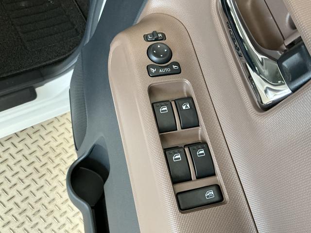ムーヴキャンバスセオリーＧ　雹害車両　両側電動スライドドア　コーナーセンサー雹害車両　１年保証　両側電動スライドドア　前後コーナーセンサー　前席シートヒーター　ホットカップホルダー　オートハイビーム　ＬＥＤヘッドライト　オートブレーキホールド　スマートキー　オートエアコン（兵庫県）の中古車