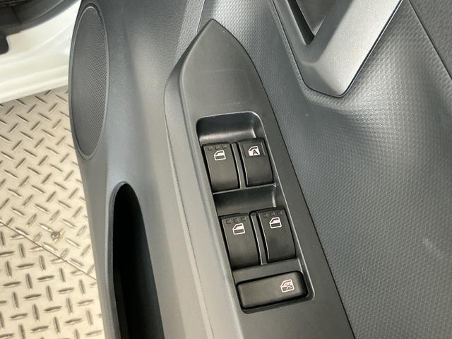 ミライースL SAIII 雹害車両 前後コーナーセンサー キーレス雹害車両 1年保証 前後コーナーセンサー オートハイビーム アイドリングストップ キーレスエントリー 横滑り防止装置 オートライト ヘッドライトレベライザー アクセサリーソケット デジタルメーター(兵庫県)の中古車