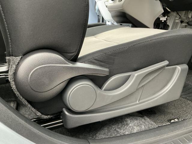 ミライースＧ　リミテッドＳＡIII　雹害車両　ＣＤ　前席シートヒーター雹害車両　１年保証　前後コーナーセンサー　ＣＤオーディオ　前席シートヒーター　オートハイビーム　ＬＥＤヘッドライト　プッシュスタート　横滑り防止装置　電動格納ドアミラー　１４インチ純正アルミホイール（兵庫県）の中古車