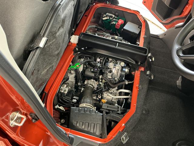 ハイゼットカーゴクルーズ　ＣＶＴ　禁煙　ワンオーナー　前後コーナーセンサー走行無制限１年保証　前後コーナーセンサー　禁煙車　ワンオーナー　オートハイビーム　アイドリングストップ　プッシュスタート　横滑り防止装置　ドアバイザー　ヘッドライトレベライザー　電動格納ドアミラー（兵庫県）の中古車