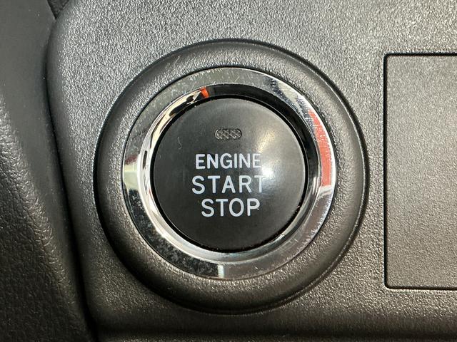 ハイゼットカーゴクルーズ　ＣＶＴ　禁煙　ワンオーナー　前後コーナーセンサー走行無制限１年保証　前後コーナーセンサー　禁煙車　ワンオーナー　オートハイビーム　アイドリングストップ　プッシュスタート　横滑り防止装置　ドアバイザー　ヘッドライトレベライザー　電動格納ドアミラー（兵庫県）の中古車