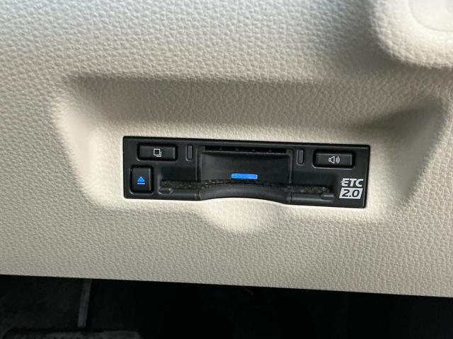 シエンタハイブリッドZ 8インチナビ ドラレコ ETC2.01年保証 8インチナビ ドラレコ ETC2.0 パノラミックビューモニター レーダークルーズコントロール 両側電動スライドドア コーナーセンサー ブラインドスポットモニター 15インチアルミホイール(兵庫県)の中古車