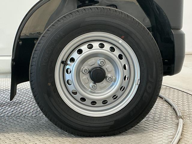 ハイゼットカーゴ2シータークリーン 禁煙 CVT コーナーセンサー キーレス走行無制限1年保証 乗車定員2名 前後コーナーセンサー 禁煙車 CVT車 オートハイビーム アイドリングストップ キーレスエントリー 横滑り防止装置 ドアバイザー ヘッドライトレベライザー ラジオ(兵庫県)の中古車
