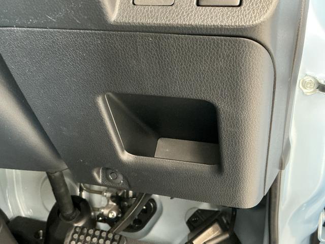ハイゼットトラックエクストラSAIIIt 禁煙 1オーナー 3方開 荷台作業灯走行無制限1年保証 禁煙車 ワンオーナー AT車 キーレスエントリー 3方開 荷台作業灯 ゲートプロテクター リアゲートチェーン 横滑り防止装置 ドアバイザー ヘッドライトレベライザー スペアタイヤ(兵庫県)の中古車