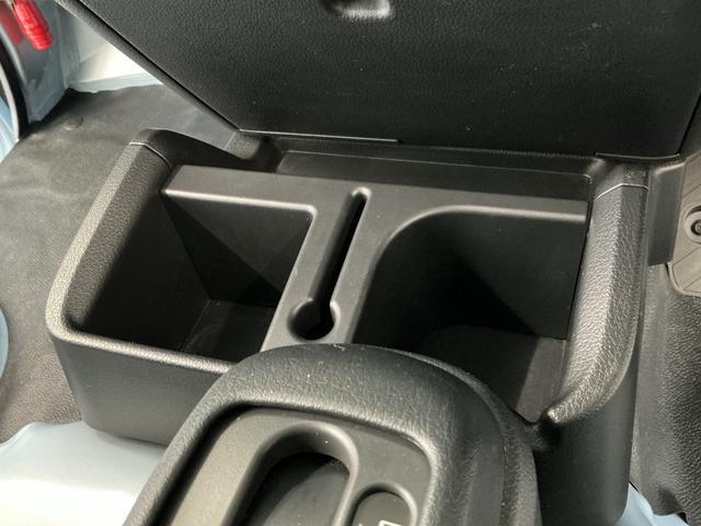 ハイゼットトラックエクストラSAIIIt 禁煙 1オーナー 3方開 荷台作業灯走行無制限1年保証 禁煙車 ワンオーナー AT車 キーレスエントリー 3方開 荷台作業灯 ゲートプロテクター リアゲートチェーン 横滑り防止装置 ドアバイザー ヘッドライトレベライザー スペアタイヤ(兵庫県)の中古車